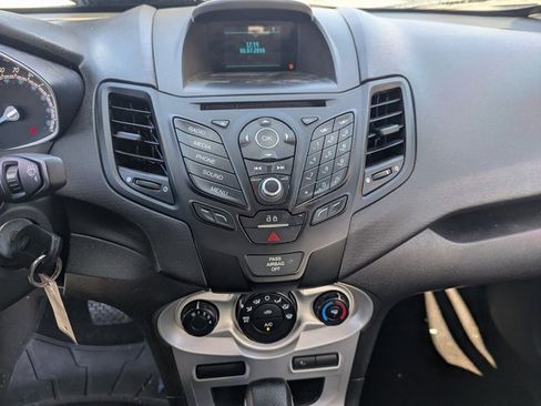 Used 2015 Ford Fiesta SE image 16