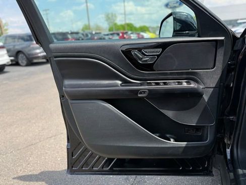Used 2022 Lincoln Aviator AWD w/ Premium Package image 12