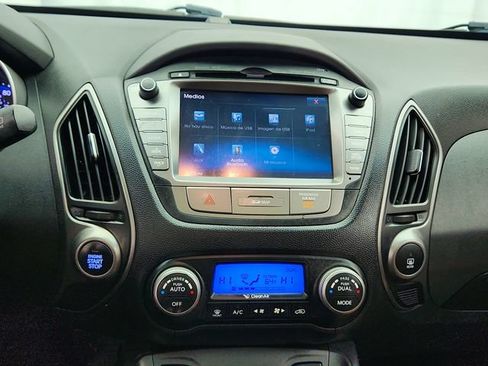 Used 2015 Hyundai Tucson Limited w/ Option Group 03 FWD image 17