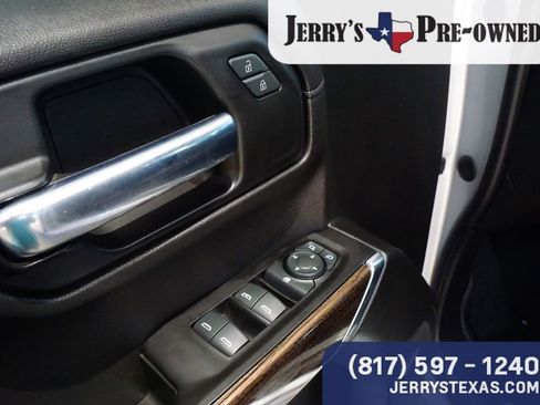 Used 2020 Chevrolet Silverado 1500 RST w/ Texas Edition AWD/4WD image 17