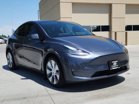 Used 2023 Tesla Model Y Long Range AWD/4WD image 7