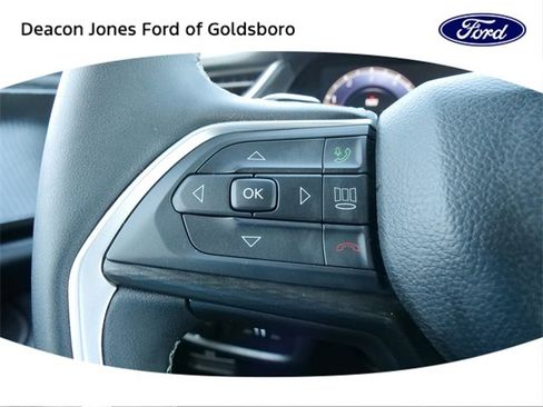 Used 2024 Jeep Grand Cherokee L Altitude image 23