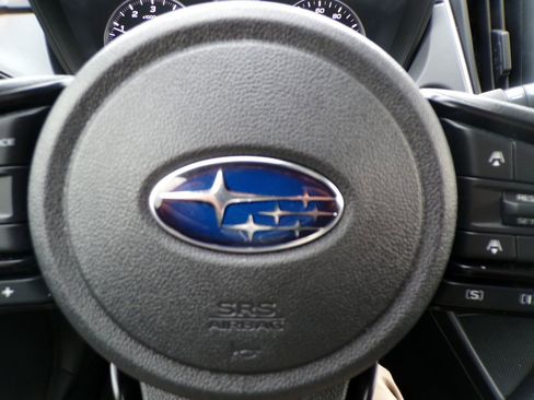 Used 2025 Subaru Crosstrek 2.0i Premium image 24