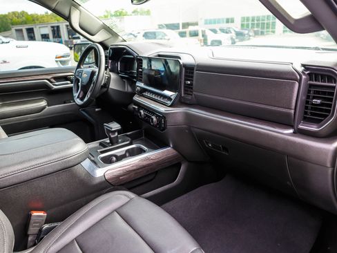 Used 2023 Chevrolet Silverado 1500 LTZ image 3