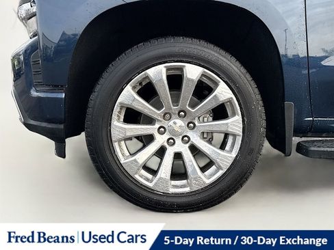 Used 2022 Chevrolet Silverado 1500 High Country w/ Technology Package image 34