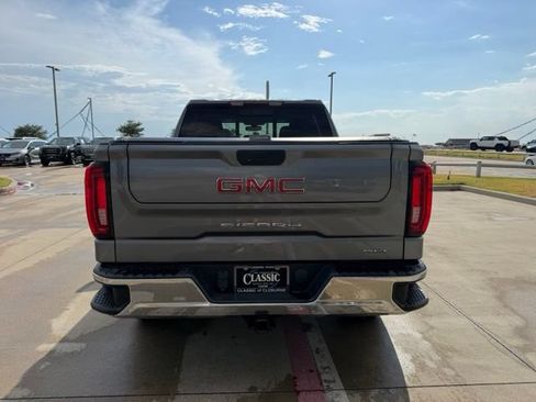 Used 2020 GMC Sierra 1500 SLT RWD image 4