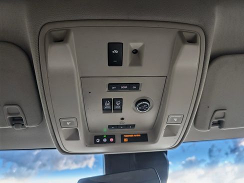 Used 2017 Cadillac Escalade Premium Luxury image 47