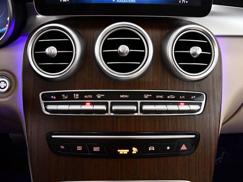 Used 2020 Mercedes-Benz GLC 300 4MATIC image 14