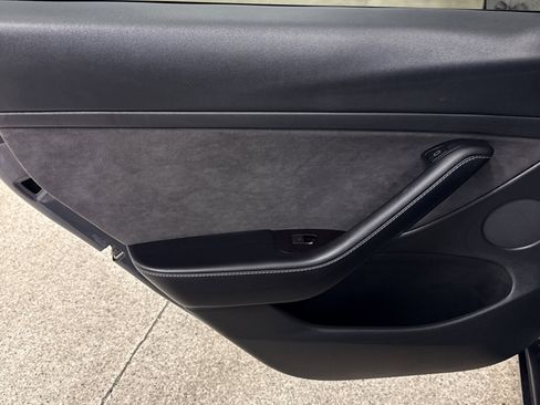 Used 2023 Tesla Model 3 Standard Range image 12