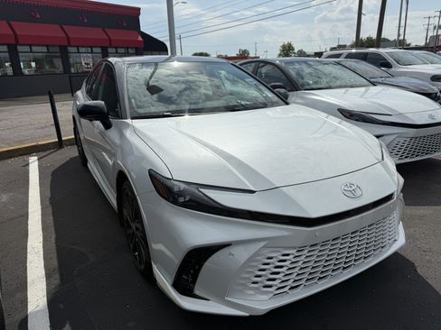 Used 2026 Toyota Camry XSE AWD/4WD image 5