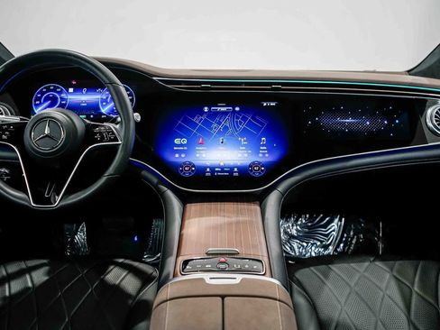 Used 2023 Mercedes-Benz EQS 580 4MATIC Sedan image 12