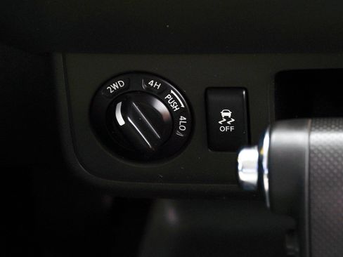 Used 2019 Nissan Frontier SV AWD/4WD image 36