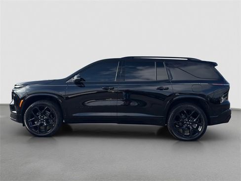 Used 2026 Chevrolet Traverse RS image 3