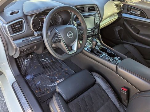 Used 2023 Nissan Maxima SR w/ Sport Mat Group image 10
