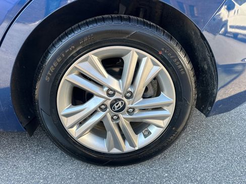 Used 2019 Hyundai Elantra SEL image 37