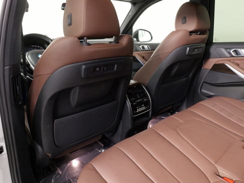 Used 2021 BMW X5 xDrive40i w/ Convenience Package image 35