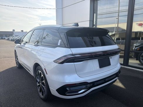 New 2026 Lincoln Nautilus Reserve AWD/4WD image 2