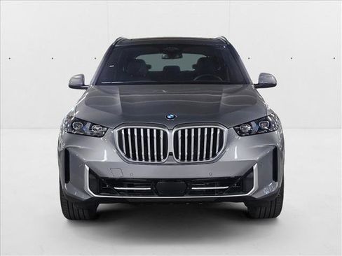 Used 2026 BMW X5 xDrive40i w/ Climate Comfort Package image 2