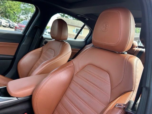 Used 2021 Alfa Romeo Giulia Ti Sport AWD/4WD image 11