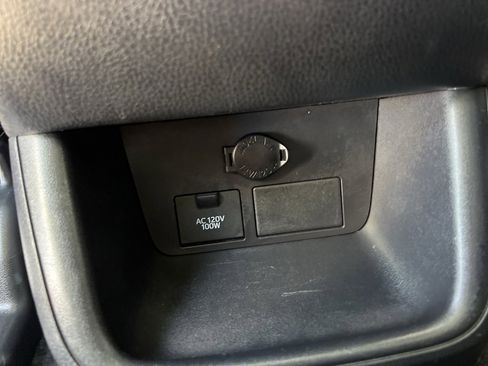 Used 2016 Toyota Highlander Limited image 21