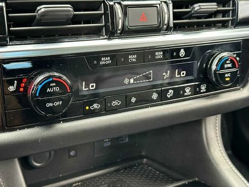 Used 2023 Nissan Pathfinder SL FWD image 26