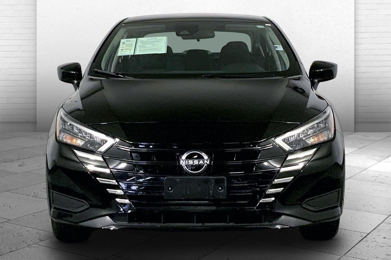 Used 2025 Nissan Versa SV FWD image 2