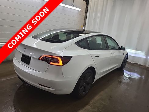 Used 2023 Tesla Model 3 Standard Range image 5