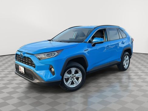 Used 2021 Toyota RAV4 XLE image 1