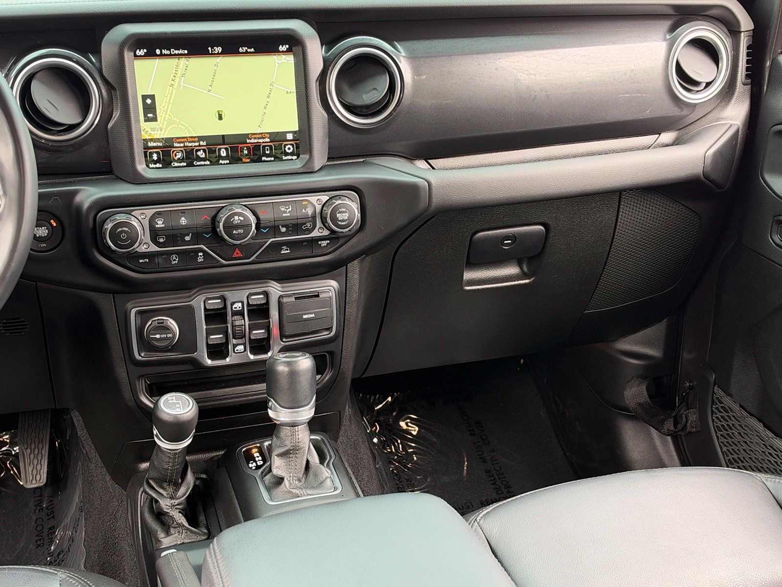 Used 2021 Jeep Wrangler Unlimited Sahara AWD/4WD image 31