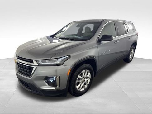 Used 2023 Chevrolet Traverse LS AWD/4WD image 3