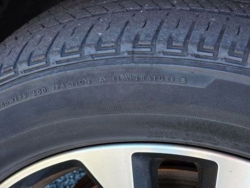 Used 2022 Jeep Grand Cherokee L Overland w/ Advanced Protech Group III image 11