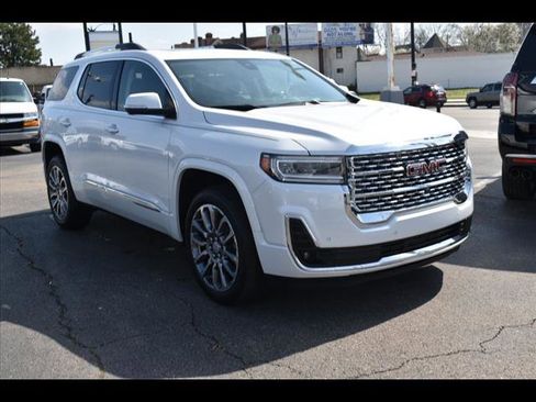 Used 2022 GMC Acadia Denali w/ Denali Ultimate Package image 3