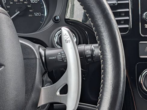 Used 2019 Mitsubishi Outlander SEL AWD/4WD image 19