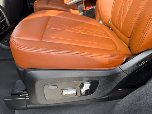 Used 2019 BMW X7 xDrive50i w/ M Sport Package image 35