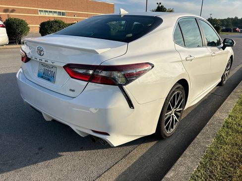 Used 2024 Toyota Camry SE FWD image 3