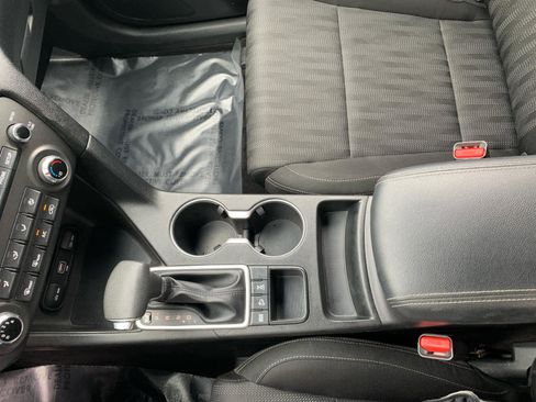 Used 2020 Kia Sportage LX image 25