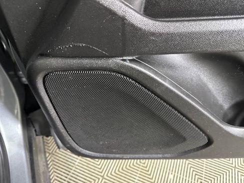 Used 2023 GMC Terrain SLE image 29