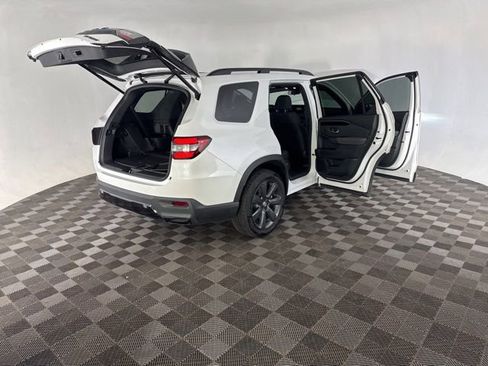 Used 2026 Honda Pilot Sport image 17