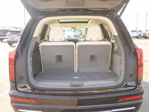 Used 2020 Cadillac XT6 Premium Luxury image 24