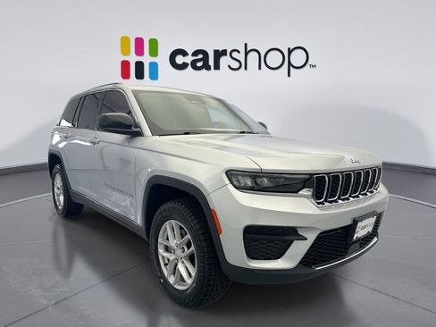 Used 2024 Jeep Grand Cherokee Laredo X AWD/4WD image 7