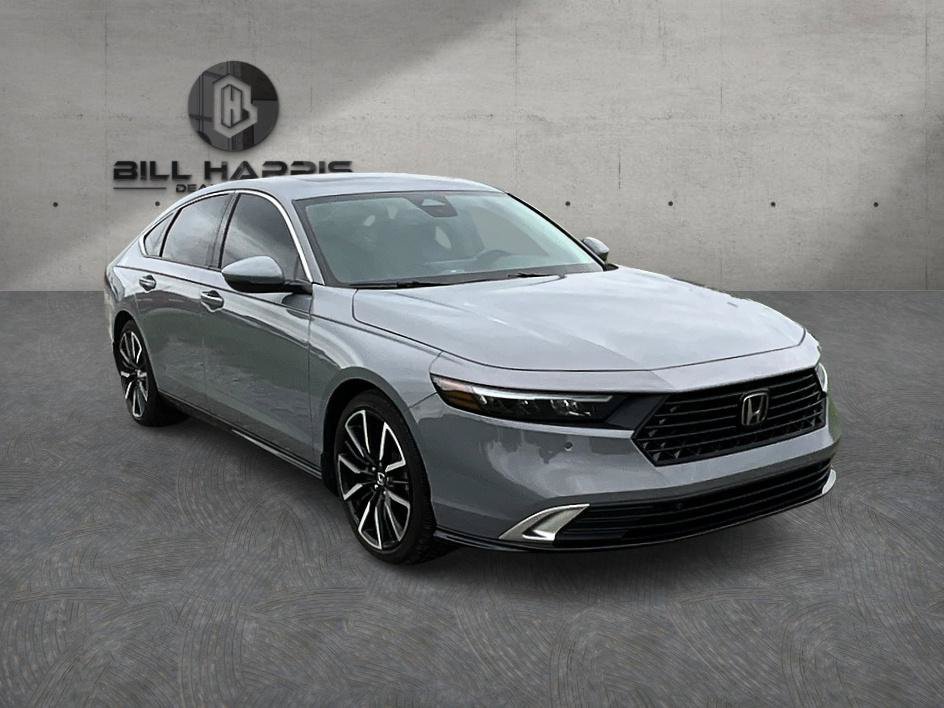 Used 2025 Honda Accord Touring image 4