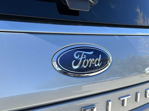 Used 2022 Ford Expedition XLT image 10