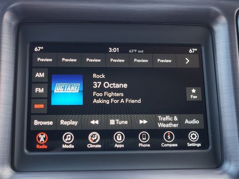 Used 2018 Dodge Challenger R/T w/ Blacktop Package image 22