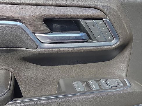 Used 2022 Chevrolet Silverado 1500 LTZ w/ LTZ Premium Package image 13