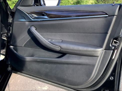 Used 2018 BMW 530i image 22