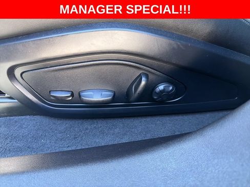 Used 2022 Porsche Taycan RWD image 19