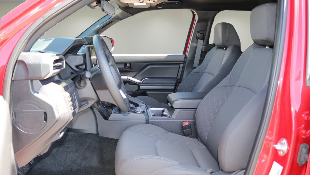 Certified 2025 Toyota Tacoma SR5 AWD/4WD image 11