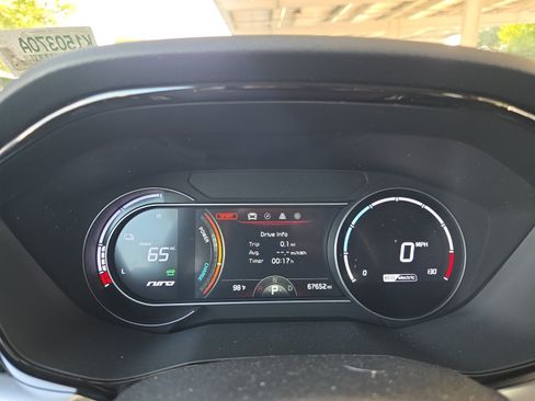Certified 2022 Kia Niro EX FWD image 18