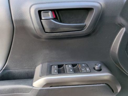 Used 2022 Toyota Tacoma SR5 w/ Technology Package RWD image 14