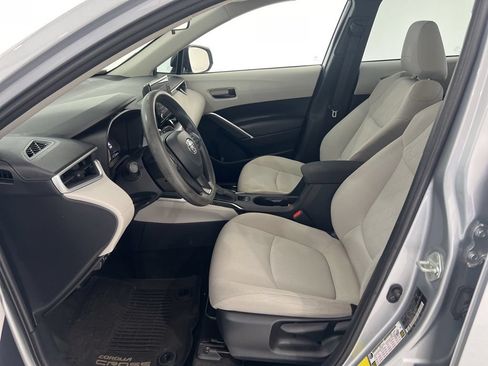 Used 2022 Toyota Corolla Cross L AWD/4WD image 16